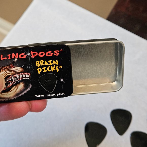 10 Snarling Dogs Brain Guitar Picks (0.88mm), Black - Picture 6 of 6